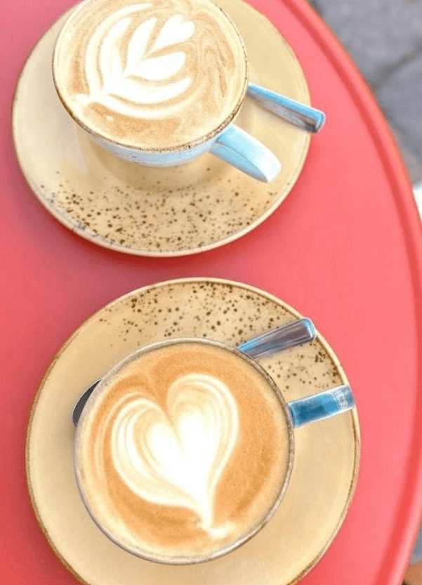 Kaffee im dhaliwals Kaffee und Bistro für Frühstück und Mittagessen in Dresden